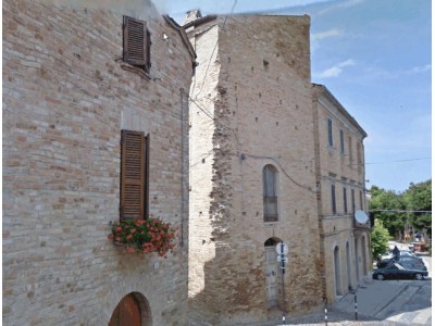Properties for Sale_Townhouses to restore_La Torre medievale in Le Marche_1